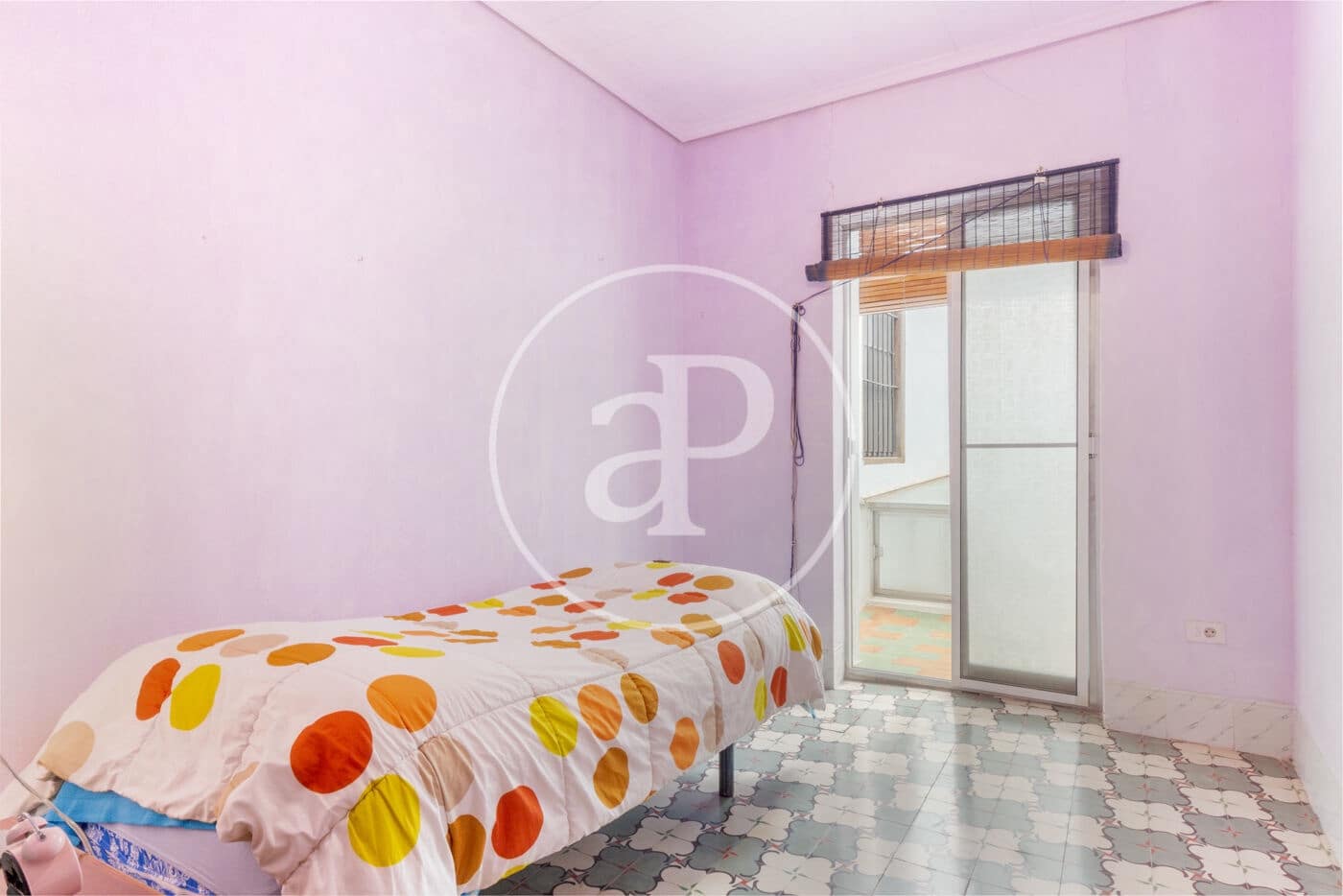 8 bedroom Villa for sale in Burriana / Borriana - € 210,000 (Ref: 9379117)