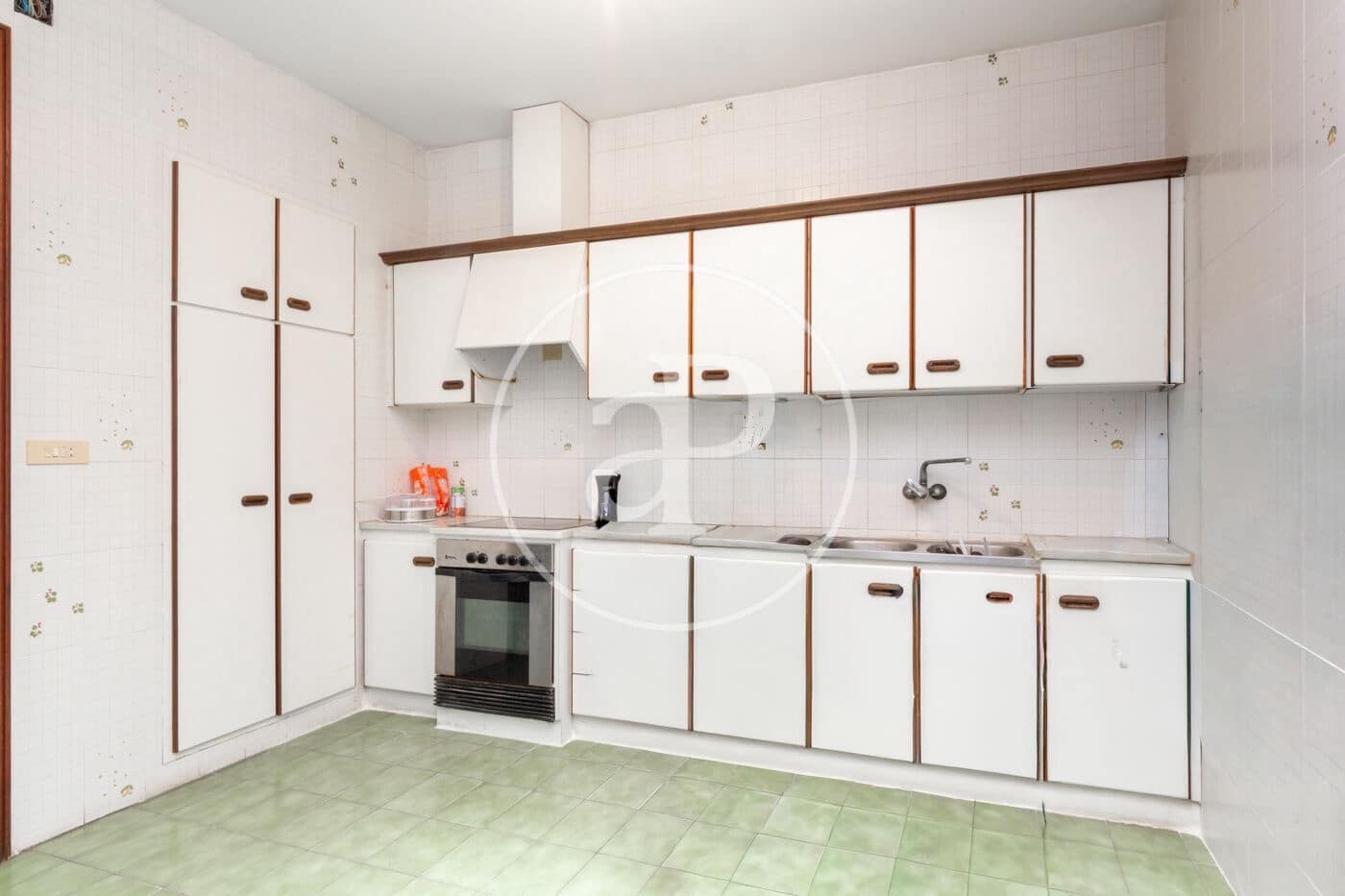 8 bedroom Villa for sale in Burriana / Borriana - € 210,000 (Ref: 9379117)