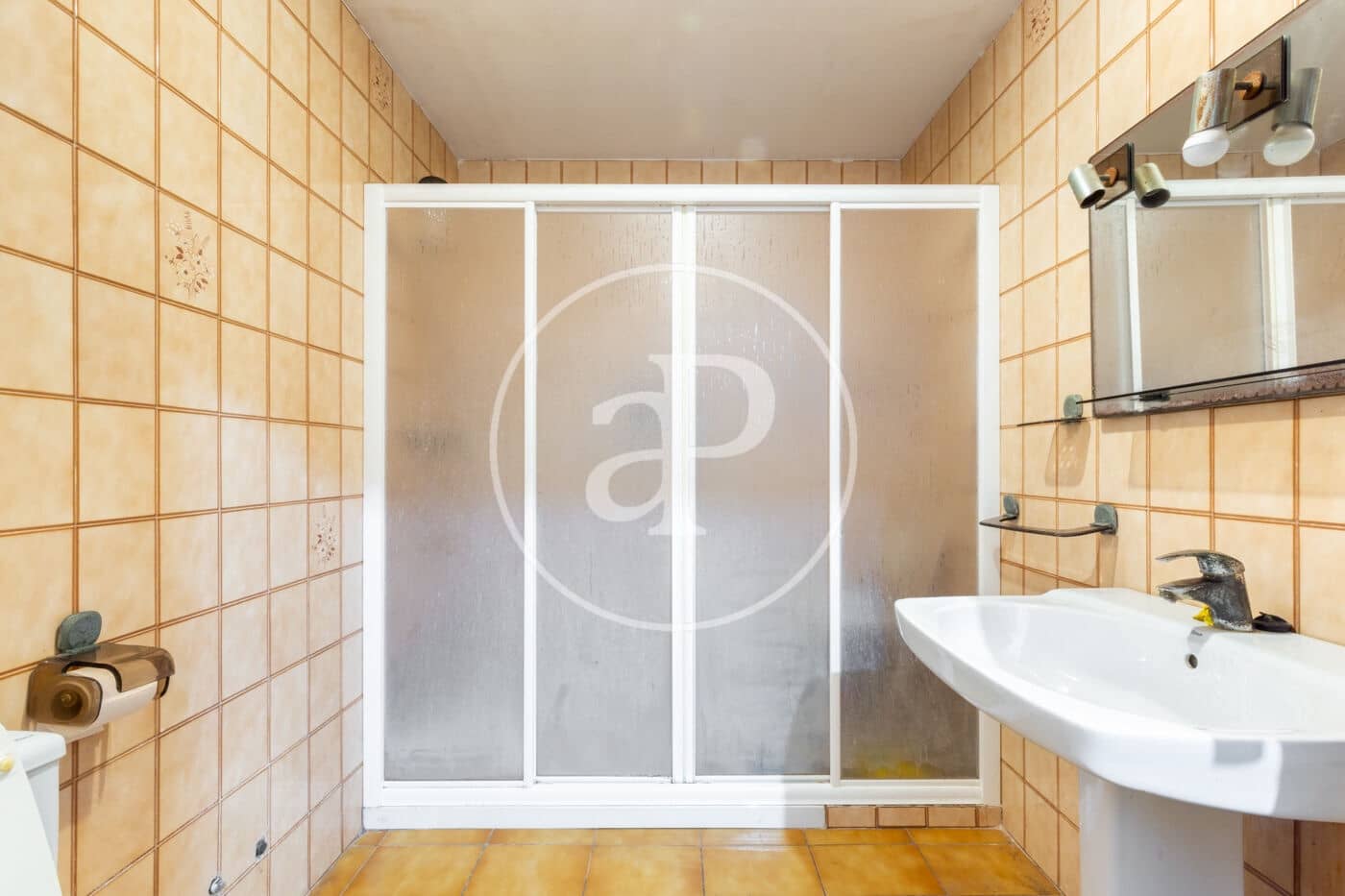 8 bedroom Villa for sale in Burriana / Borriana - € 210,000 (Ref: 9379117)