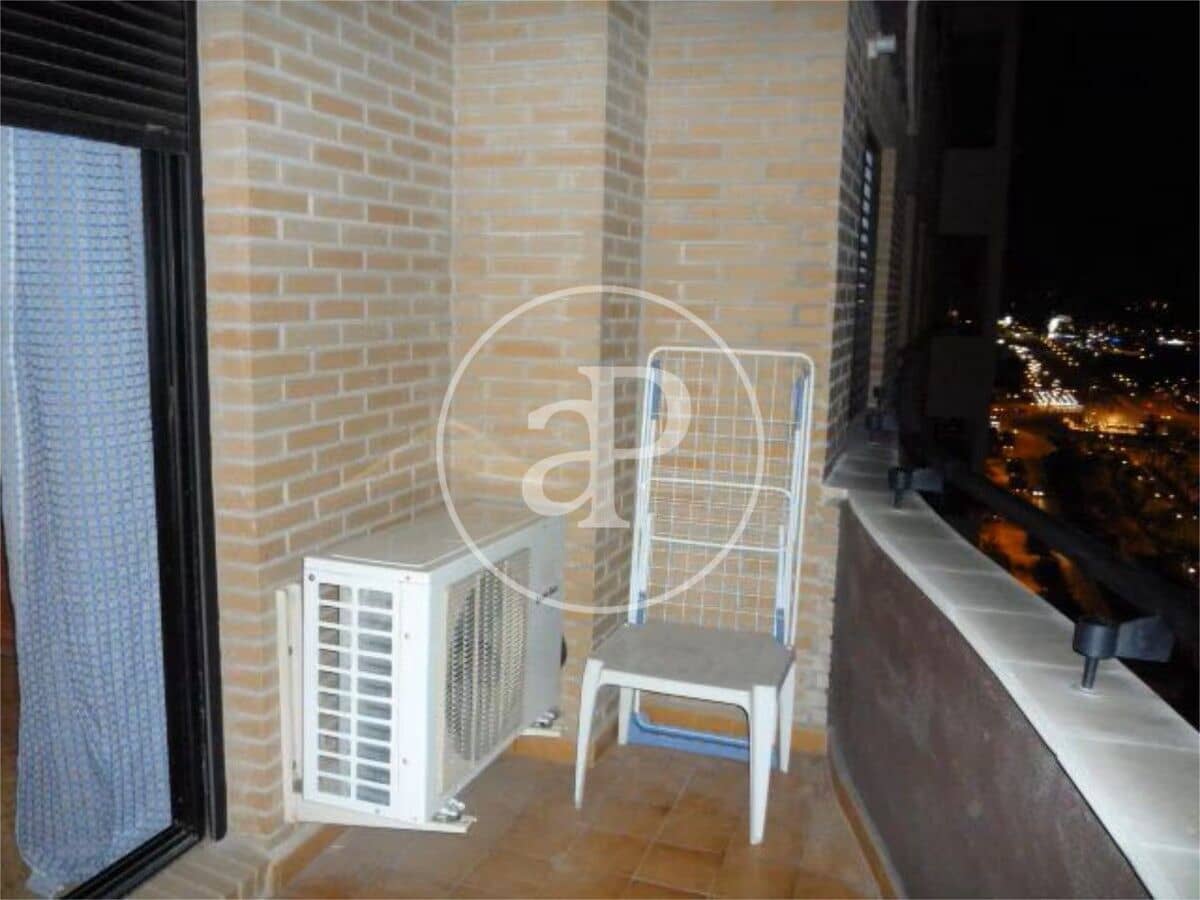 3 bedroom Apartment for rent in Valencia city with pool - € 1,900 (Ref: 9383019)