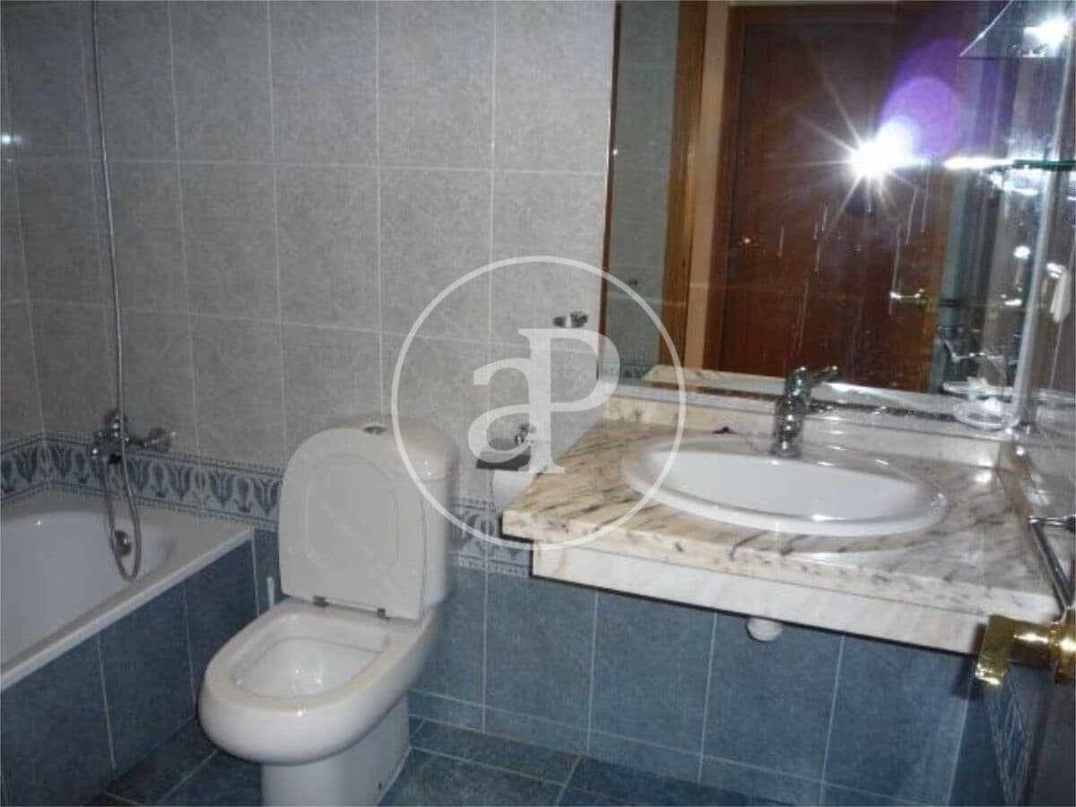 3 bedroom Apartment for rent in Valencia city with pool - € 1,900 (Ref: 9383019)