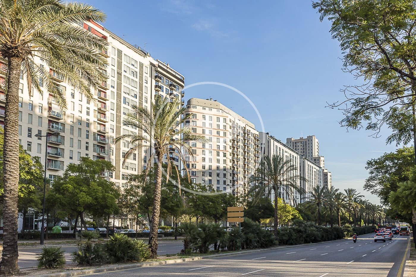 3 bedroom Apartment for rent in Valencia city with pool - € 1,900 (Ref: 9383019)