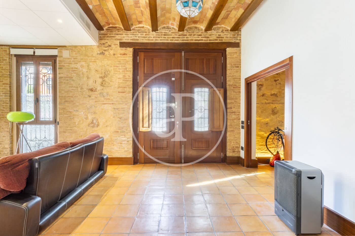 5 bedroom Villa for rent in Valencia city - € 3,900 (Ref: 9385690)