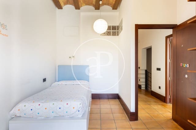 5 bedroom Villa for rent in Morvedre, Valencia city - € 3,900 (Ref: 9385690)