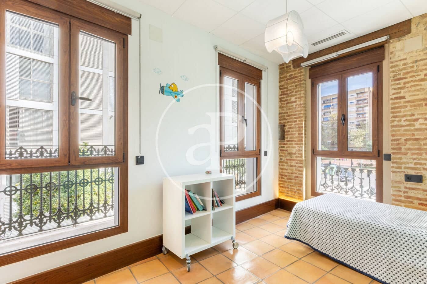 5 bedroom Villa for rent in Valencia city - € 3,900 (Ref: 9385690)