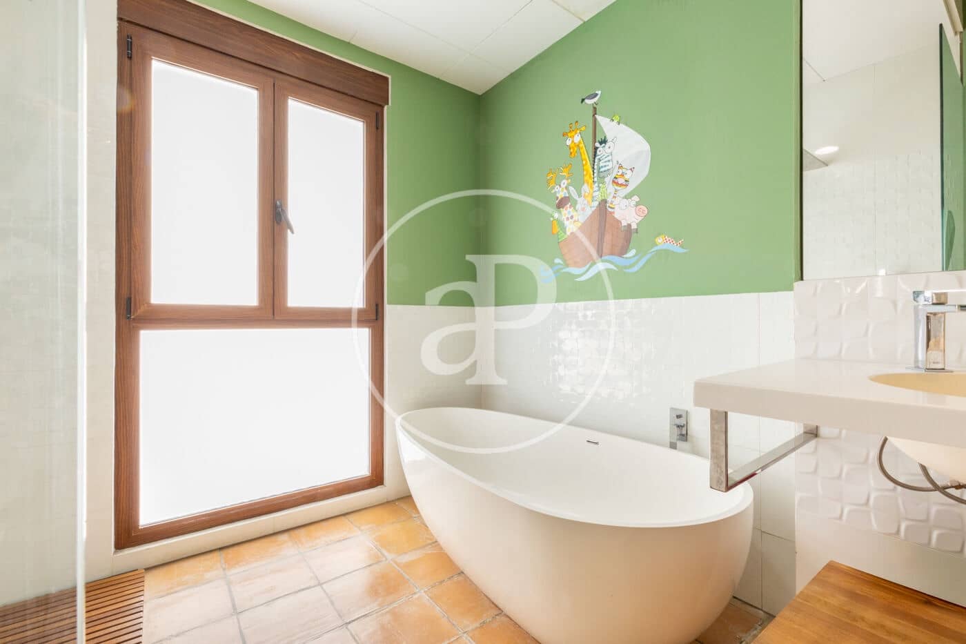 5 bedroom Villa for rent in Valencia city - € 3,900 (Ref: 9385690)