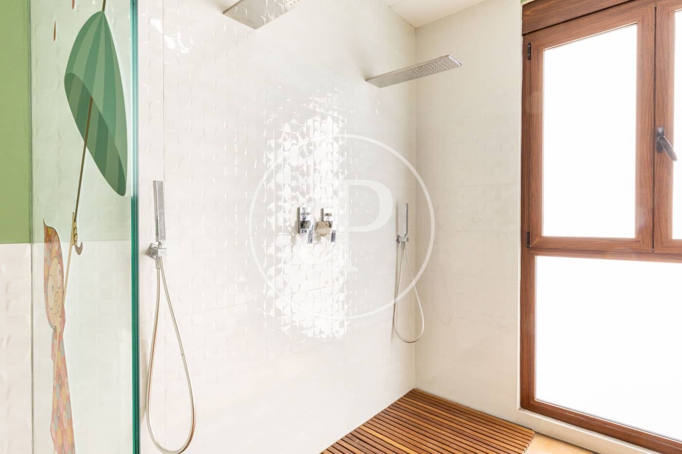 5 bedroom Villa for rent in Valencia city - € 3,900 (Ref: 9385690)