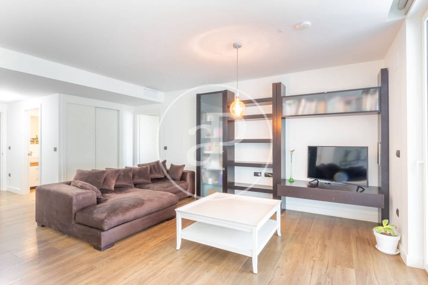 3 bedroom Apartment for rent in Valencia city with pool - € 3,900 (Ref: 9387995)