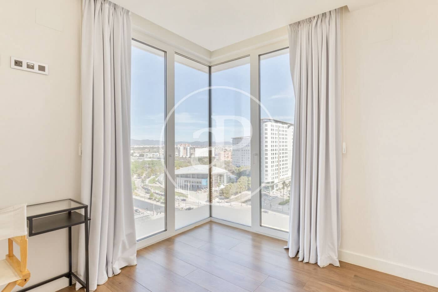 3 bedroom Apartment for rent in Valencia city with pool - € 3,900 (Ref: 9387995)