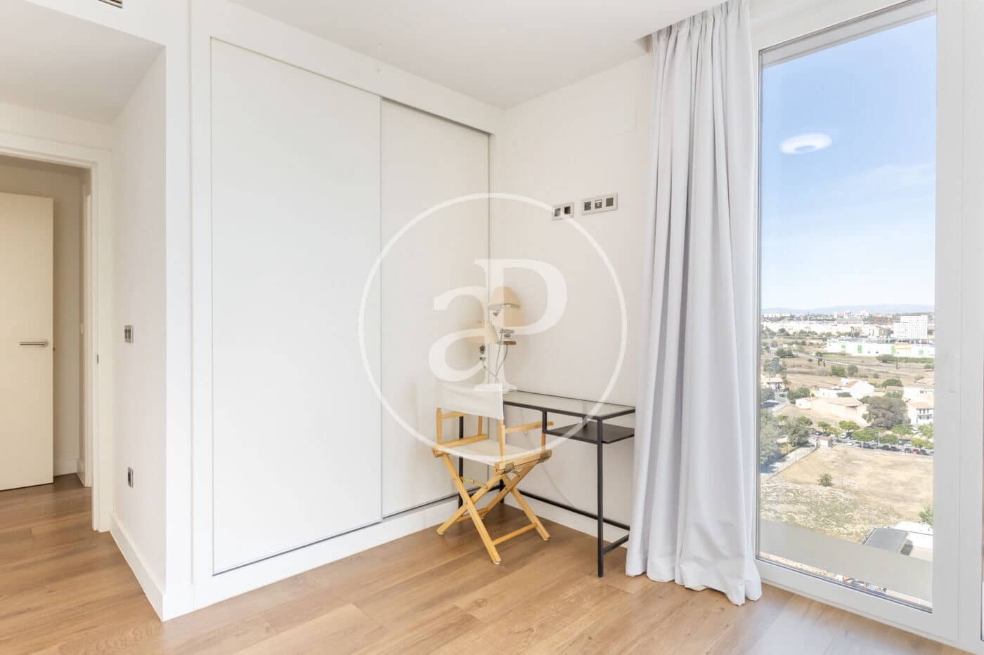 3 bedroom Apartment for rent in Valencia city with pool - € 3,900 (Ref: 9387995)