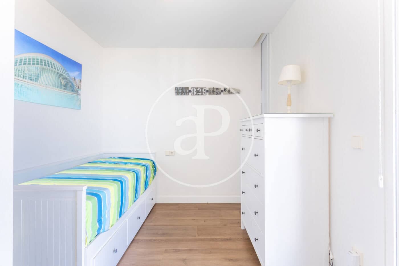 3 bedroom Apartment for rent in Valencia city with pool - € 3,900 (Ref: 9387995)