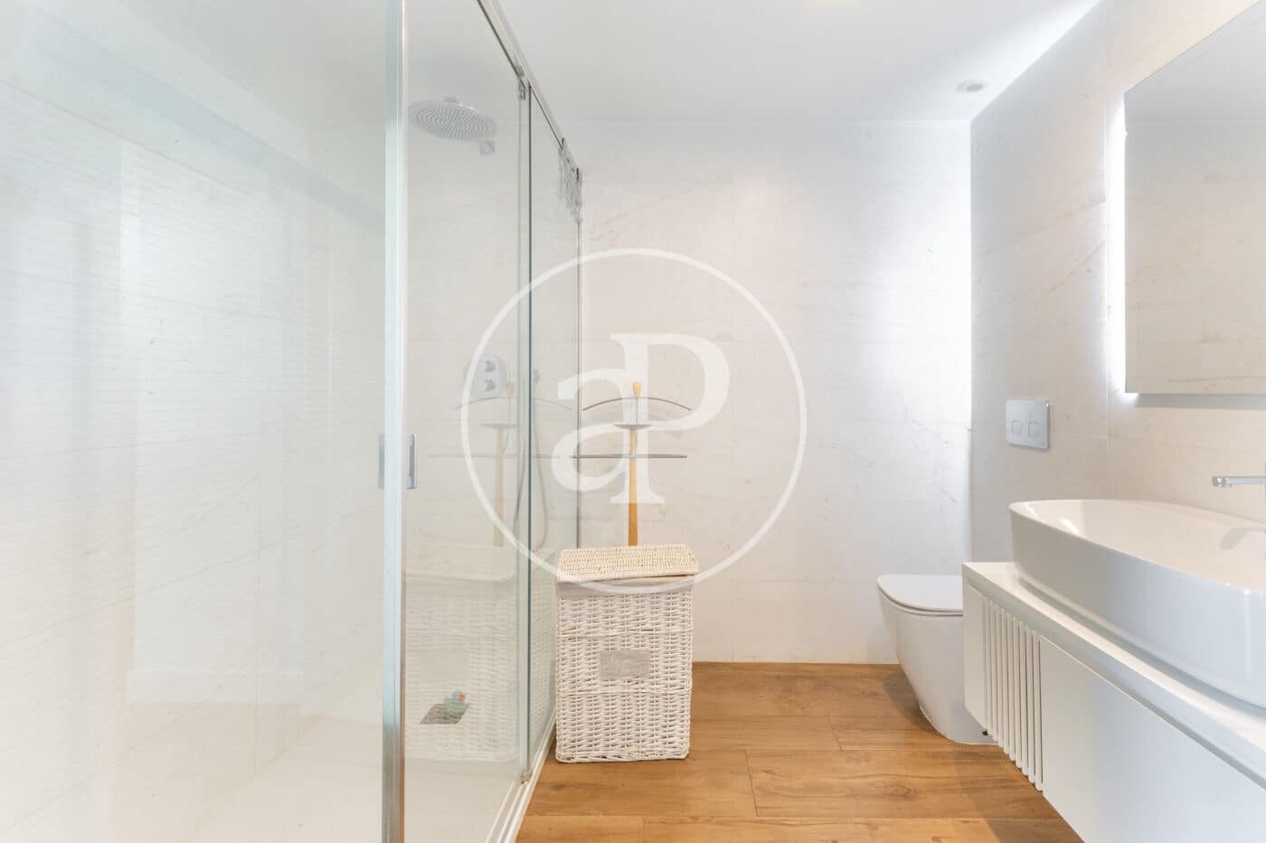 3 bedroom Apartment for rent in Valencia city with pool - € 3,900 (Ref: 9387995)