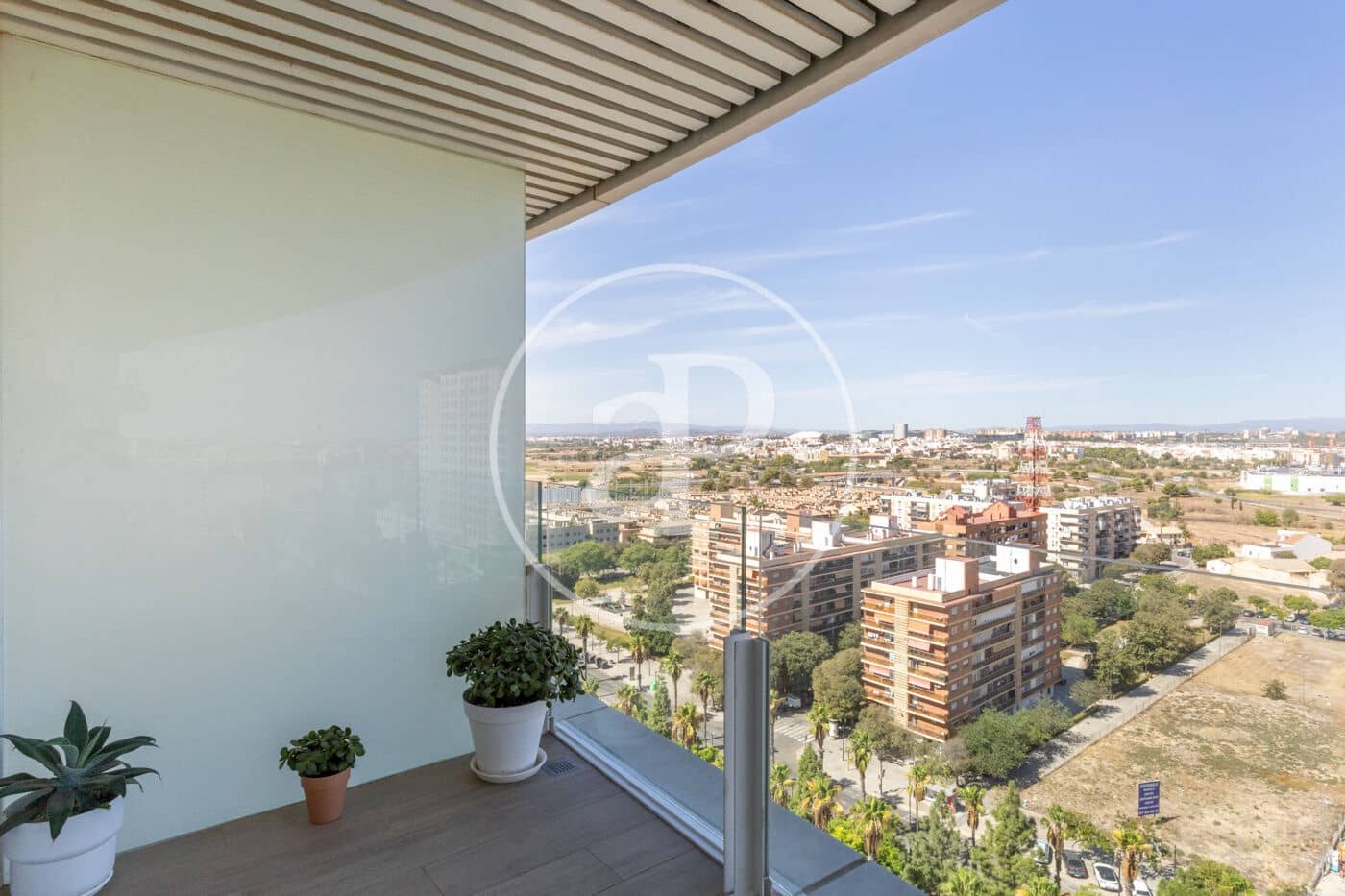3 bedroom Apartment for rent in Valencia city with pool - € 3,900 (Ref: 9387995)