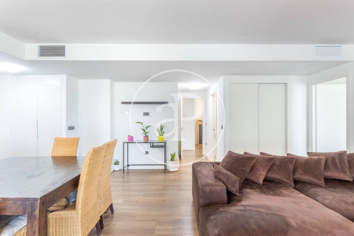 3 bedroom Apartment for rent in Valencia city with pool - € 3,900 (Ref: 9387995)