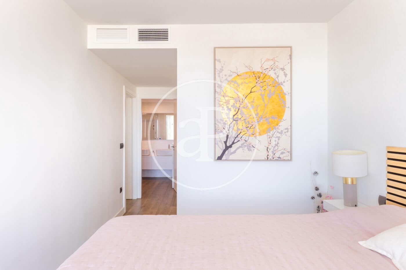 3 bedroom Apartment for rent in Valencia city with pool - € 3,900 (Ref: 9387995)