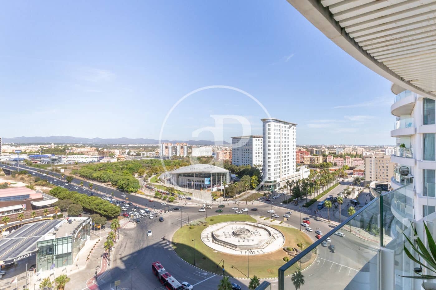 3 bedroom Apartment for rent in Valencia city with pool - € 3,900 (Ref: 9387995)