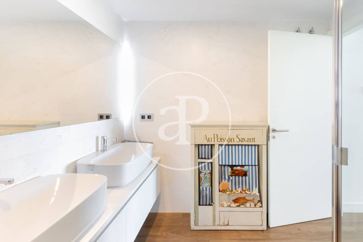 3 bedroom Apartment for rent in Valencia city with pool - € 3,900 (Ref: 9387995)