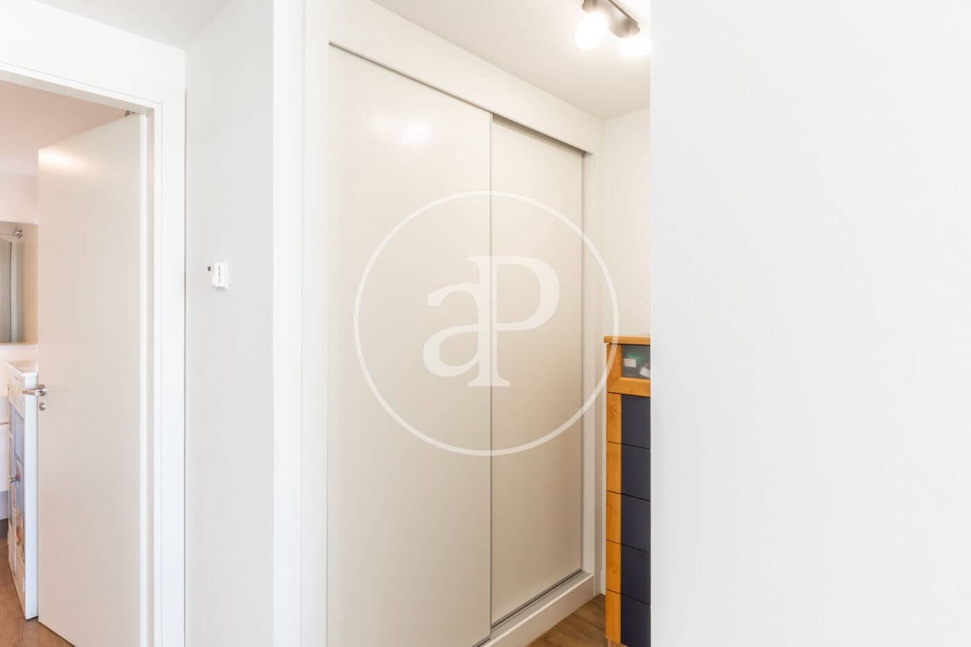 3 bedroom Apartment for rent in Valencia city with pool - € 3,900 (Ref: 9387995)