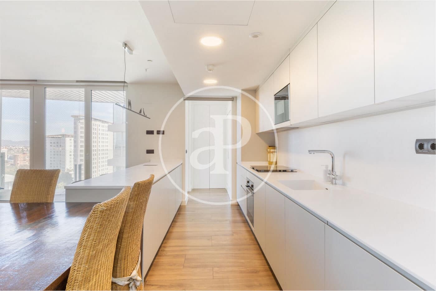 3 bedroom Apartment for rent in Valencia city with pool - € 3,900 (Ref: 9387995)