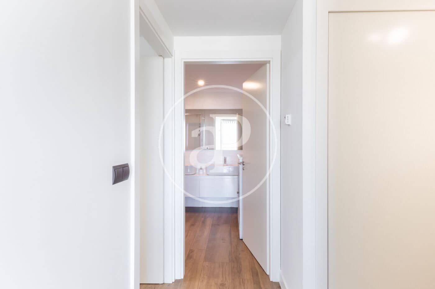 3 bedroom Apartment for rent in Valencia city with pool - € 3,900 (Ref: 9387995)