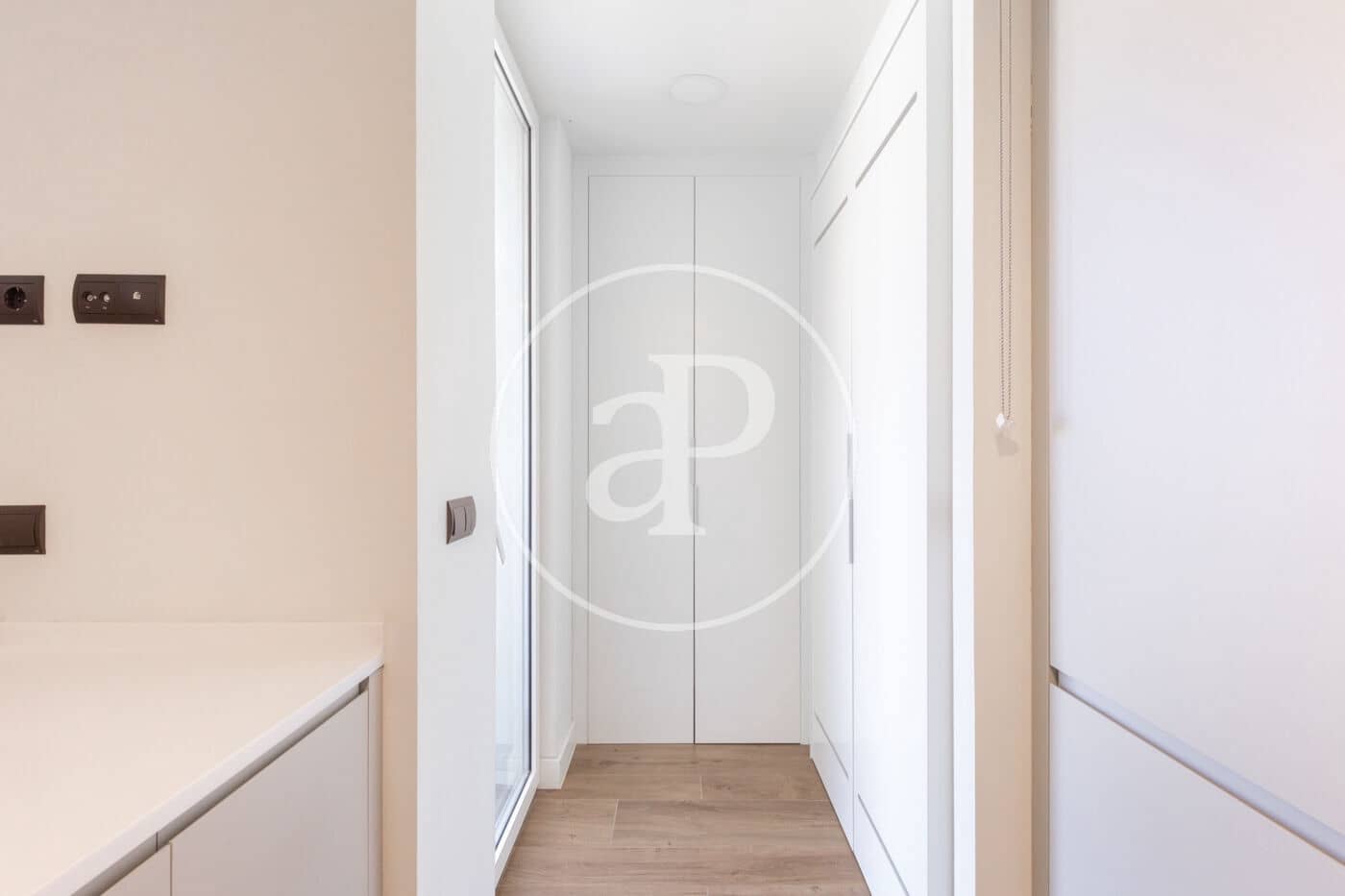 3 bedroom Apartment for rent in Valencia city with pool - € 3,900 (Ref: 9387995)