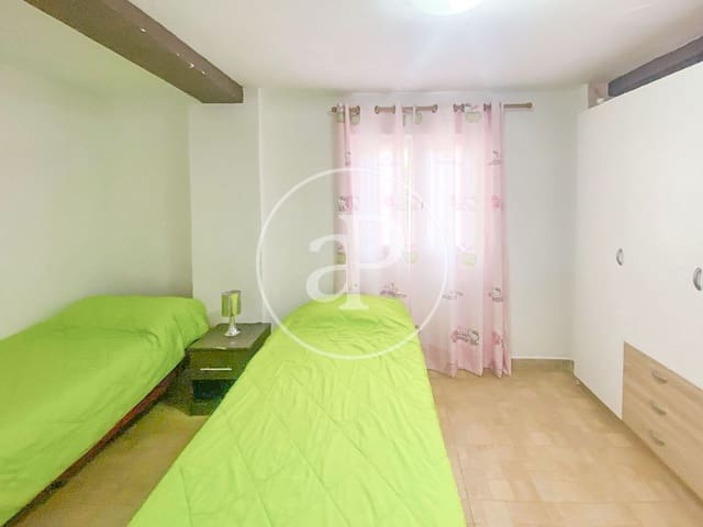 4 bedroom Villa for sale in Llíria with pool - € 272,000 (Ref: 9387996)