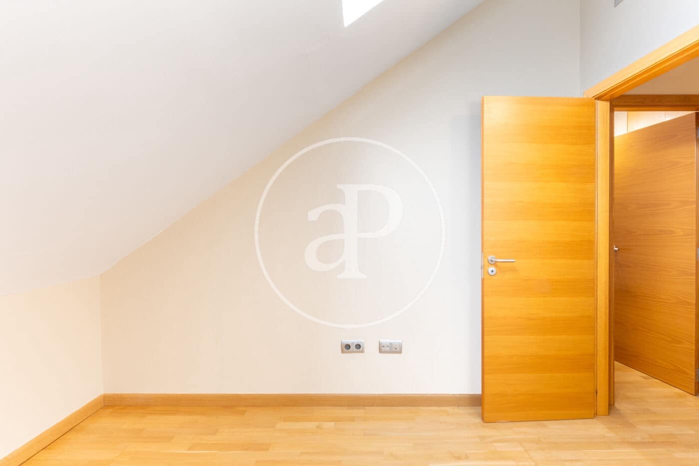 3 sypialnia Penthouse do wynajęcia w Miasto Walencja - 3 000 € (Ref: 9387998)