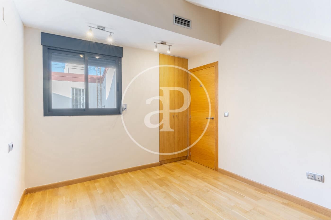 3 sypialnia Penthouse do wynajęcia w Miasto Walencja - 3 000 € (Ref: 9387998)