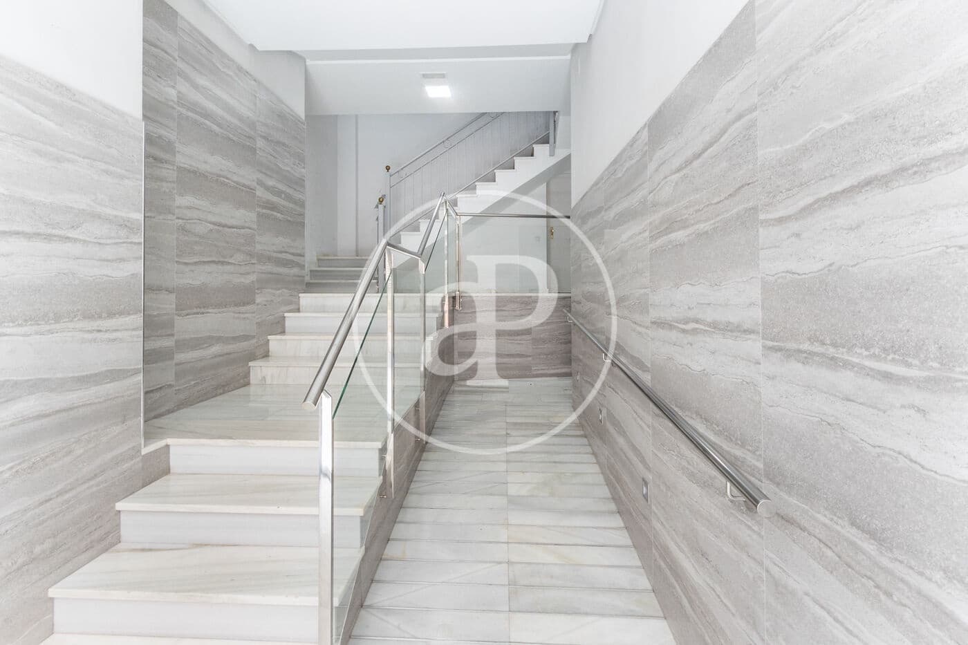 4 soverom Leilighet til leie i Valencia by - € 1 300 (Ref: 9388002)