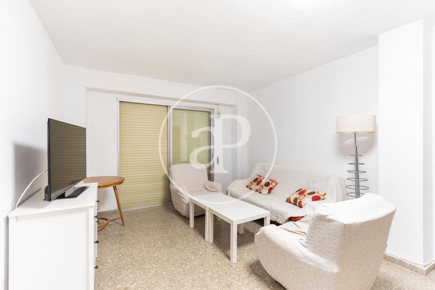 4 soverom Leilighet til leie i Valencia by - € 1 300 (Ref: 9388002)
