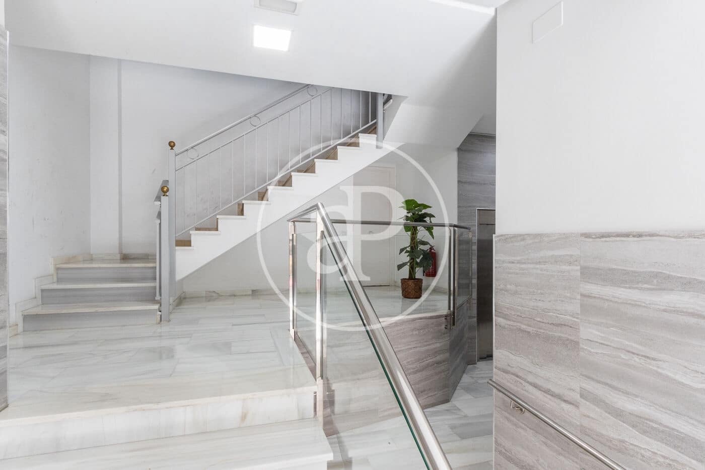 4 soverom Leilighet til leie i Valencia by - € 1 300 (Ref: 9388002)