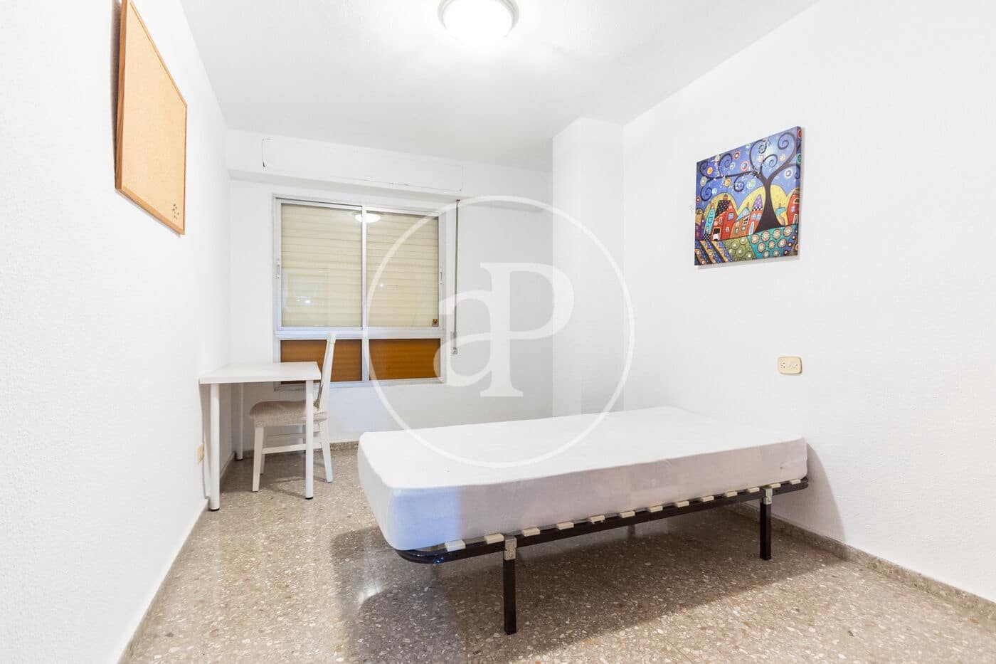 4 soverom Leilighet til leie i Valencia by - € 1 300 (Ref: 9388002)