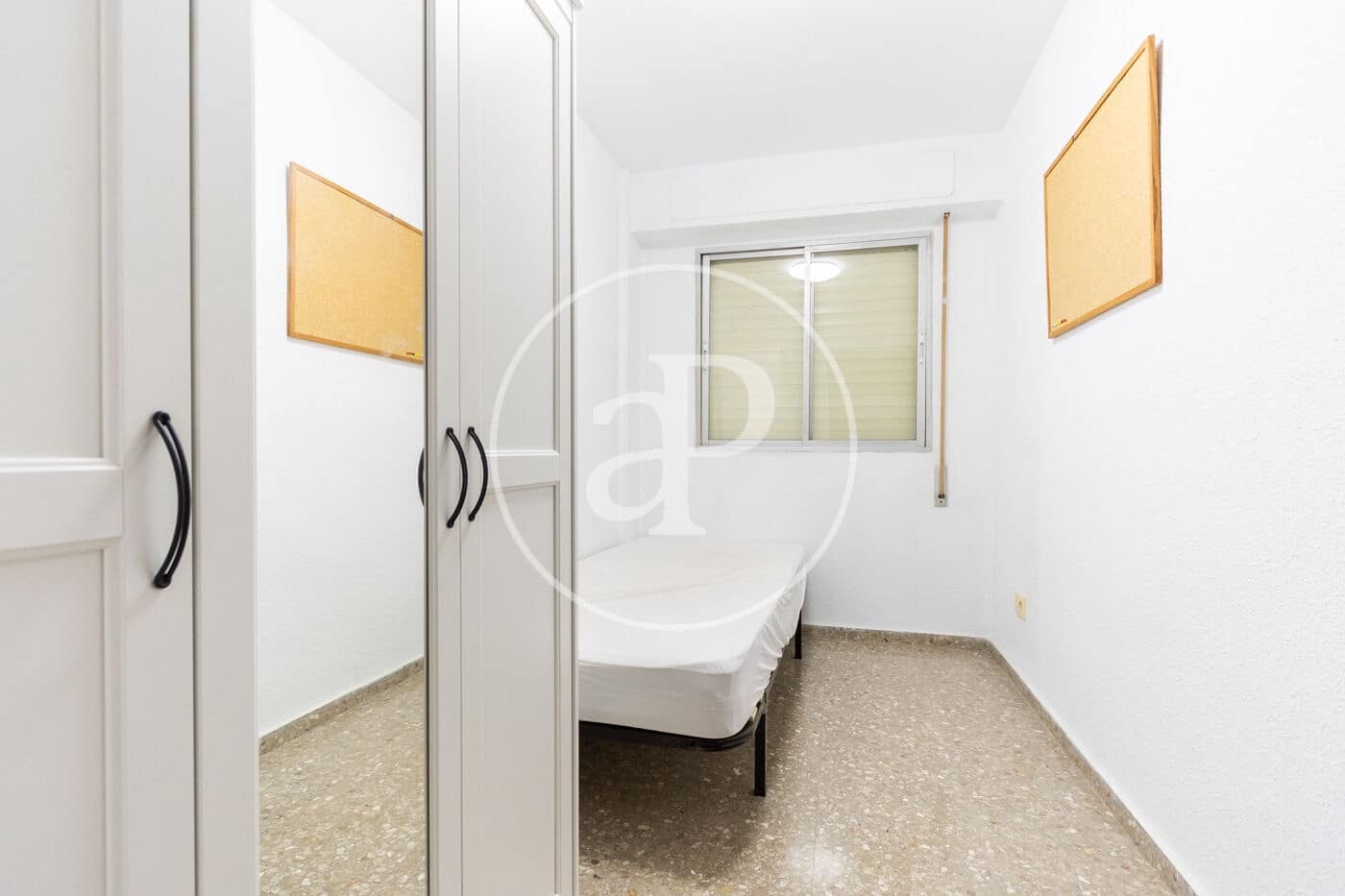 4 soverom Leilighet til leie i Valencia by - € 1 300 (Ref: 9388002)