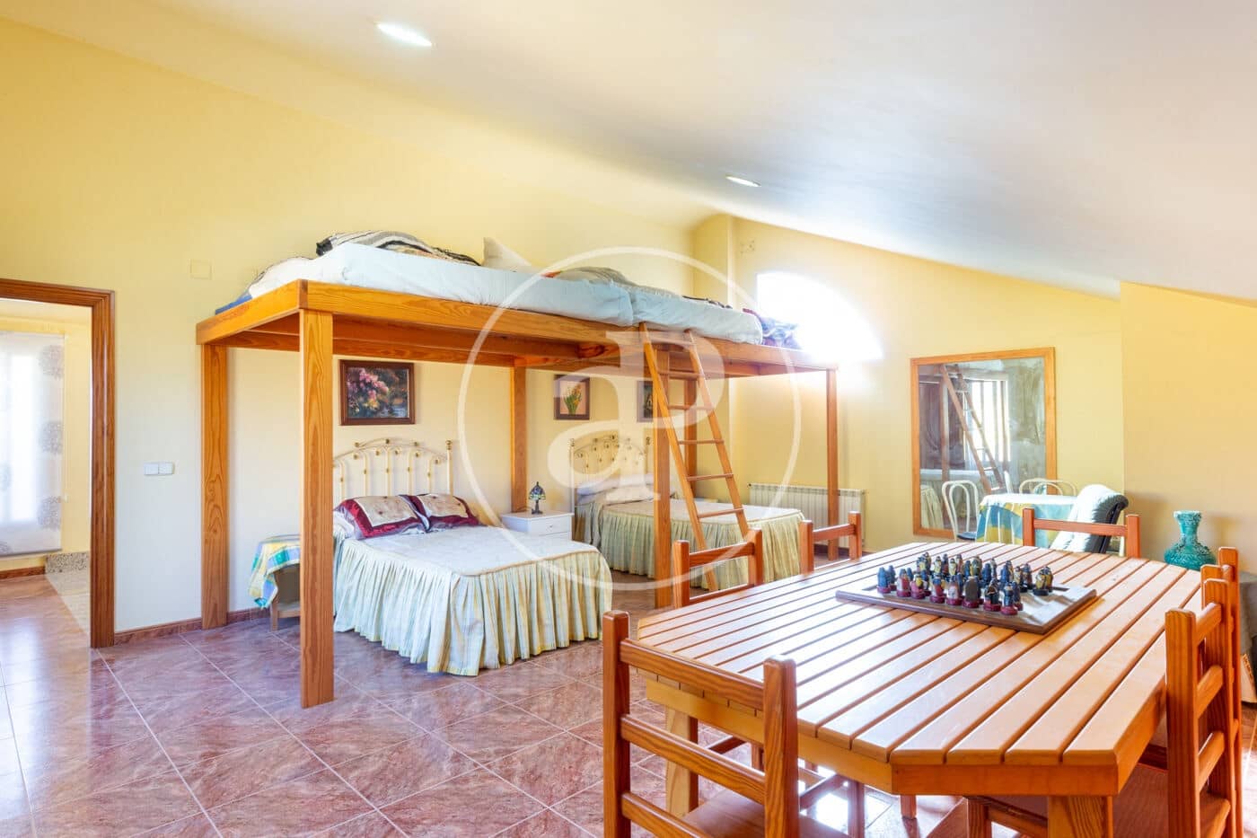 7 bedroom Villa for sale in Serra with pool - € 665,000 (Ref: 9390969)