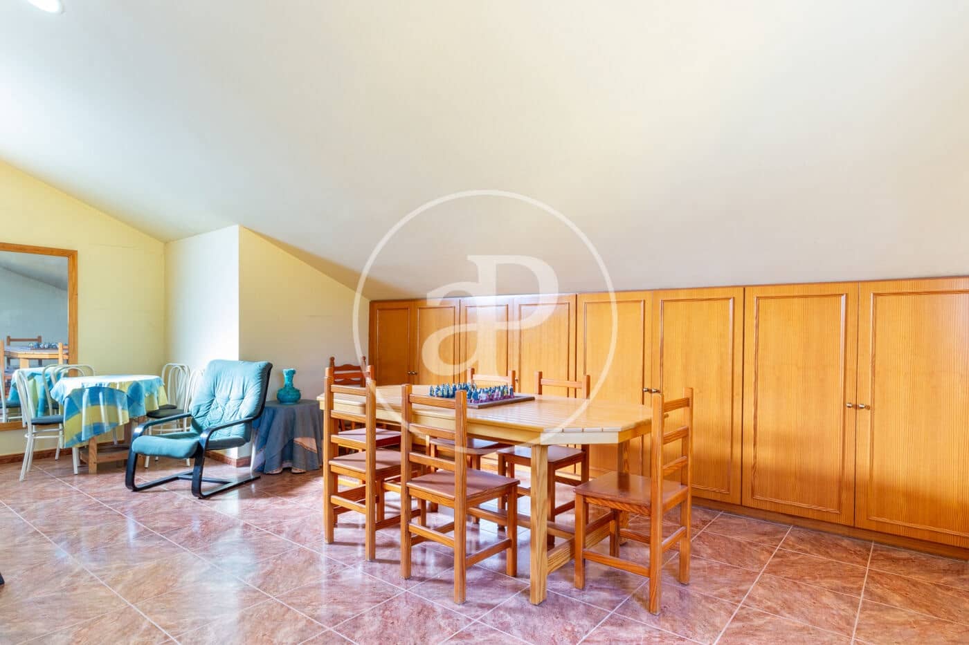 7 bedroom Villa for sale in Serra with pool - € 665,000 (Ref: 9390969)