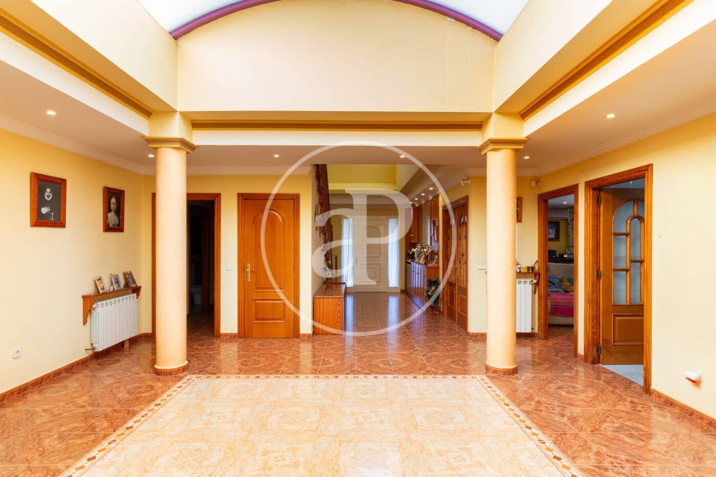 7 bedroom Villa for sale in Serra with pool - € 665,000 (Ref: 9390969)