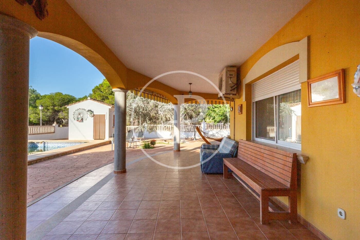 7 bedroom Villa for sale in Serra with pool - € 665,000 (Ref: 9390969)