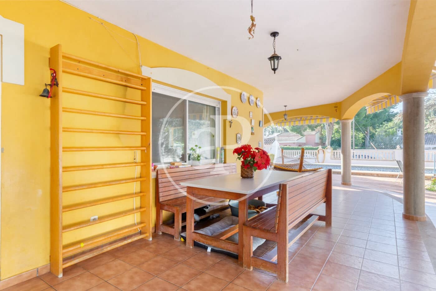 7 bedroom Villa for sale in Serra with pool - € 665,000 (Ref: 9390969)