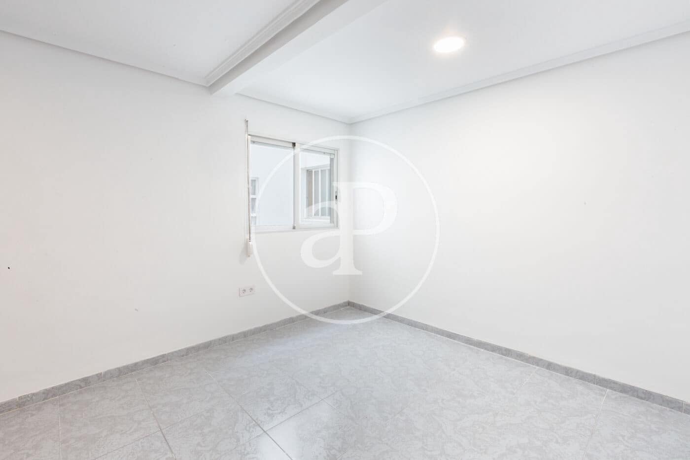 2 bedroom Apartment for rent in Valencia city - € 1,100 (Ref: 9396089)