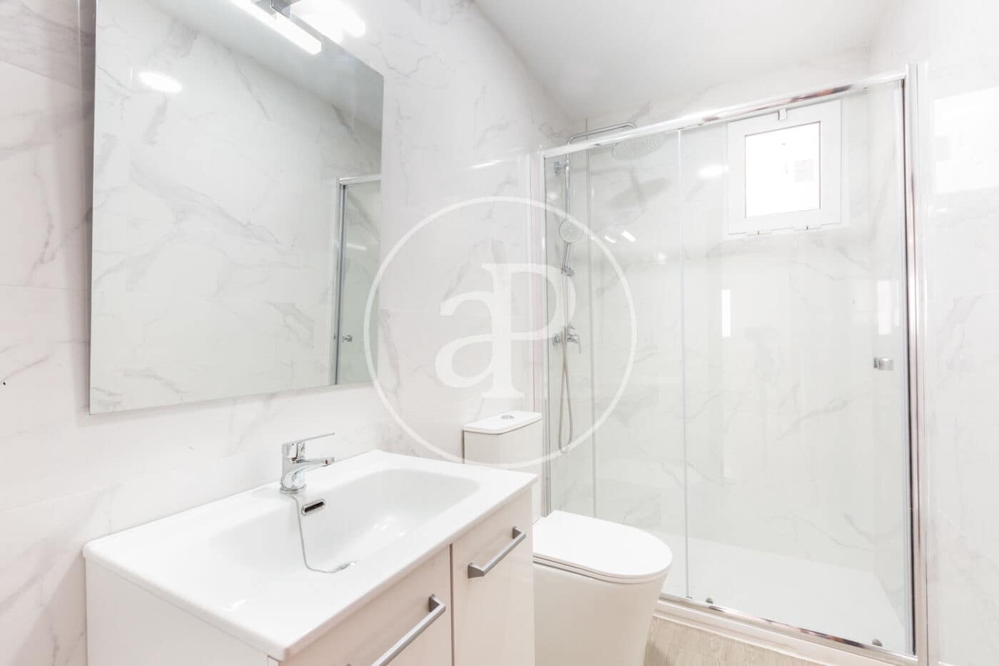 2 bedroom Apartment for rent in Valencia city - € 1,100 (Ref: 9396089)