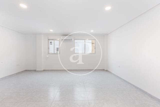 2 bedroom Apartment for rent in Cabanyal-Canyamelar, Valencia city - € 1,100 (Ref: 9396089)