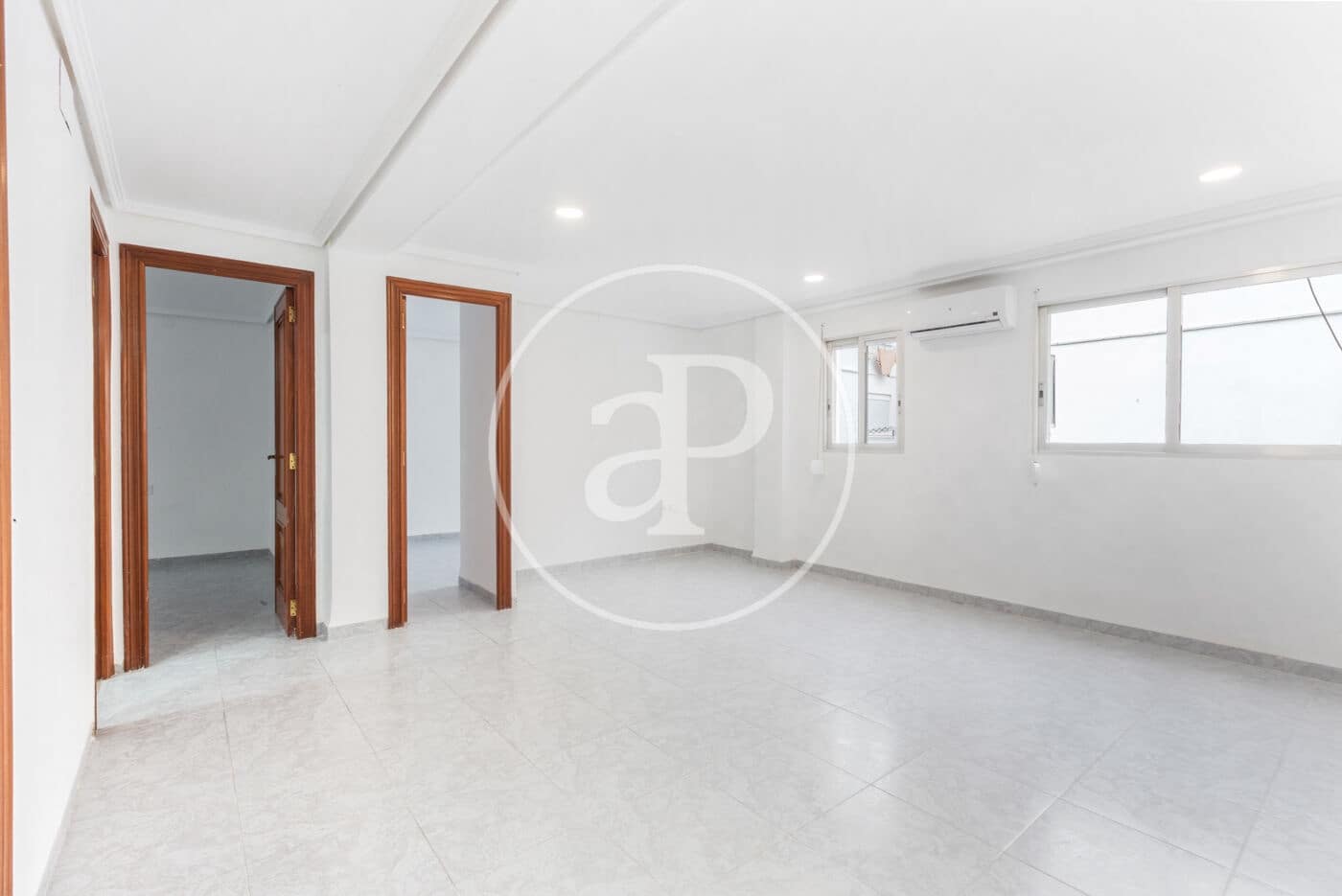 2 bedroom Apartment for rent in Valencia city - € 1,100 (Ref: 9396089)