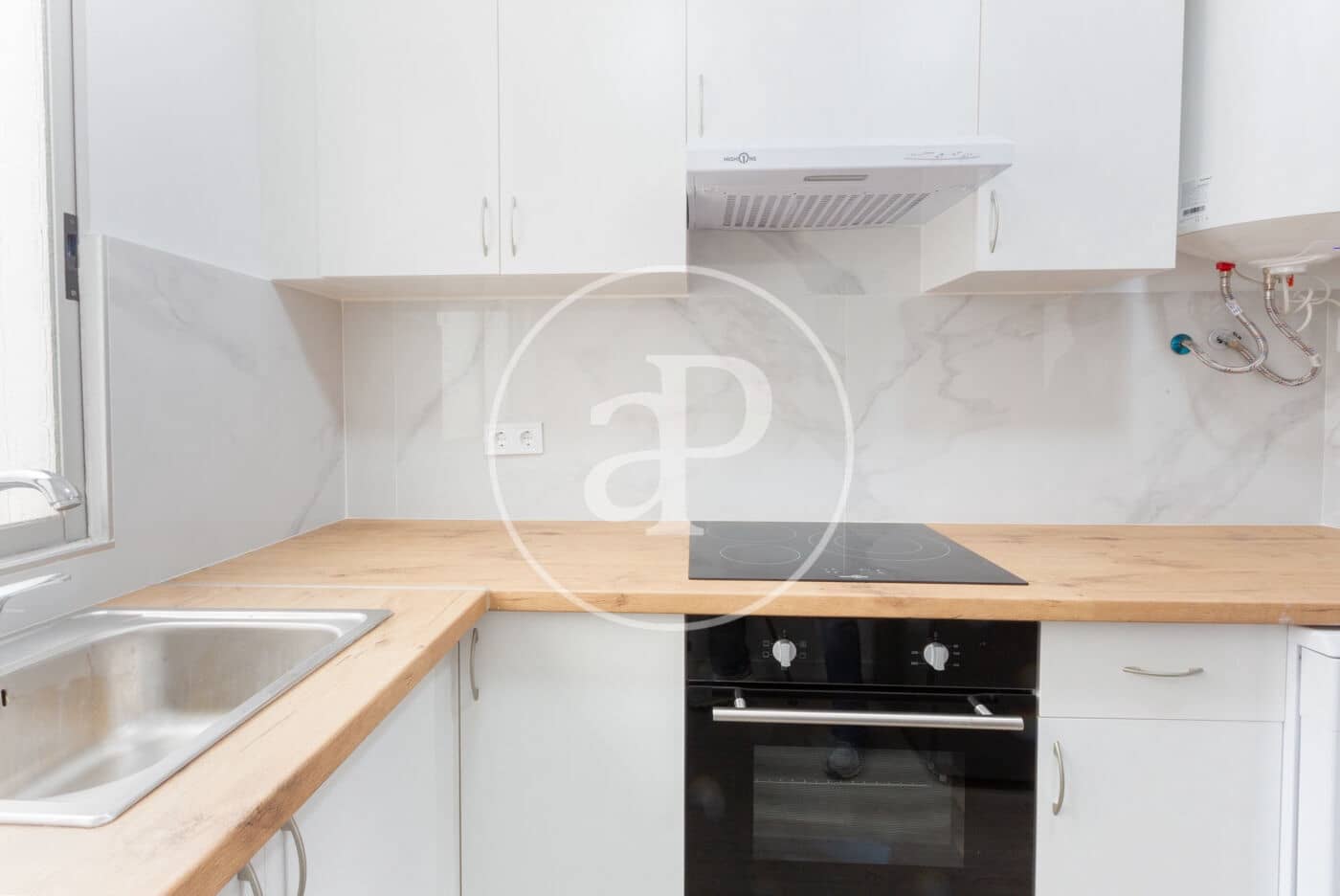 2 bedroom Apartment for rent in Valencia city - € 1,100 (Ref: 9396089)