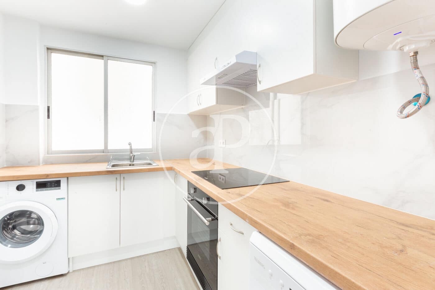 2 bedroom Apartment for rent in Valencia city - € 1,100 (Ref: 9396089)