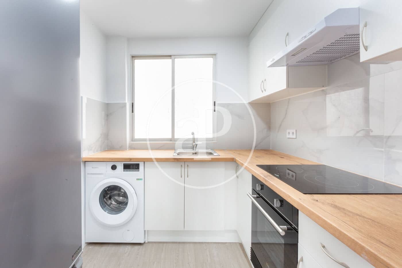 2 bedroom Apartment for rent in Valencia city - € 1,100 (Ref: 9396089)