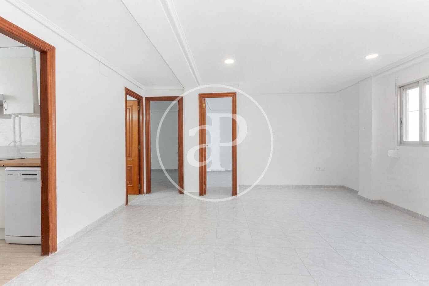 2 bedroom Apartment for rent in Valencia city - € 1,100 (Ref: 9396089)