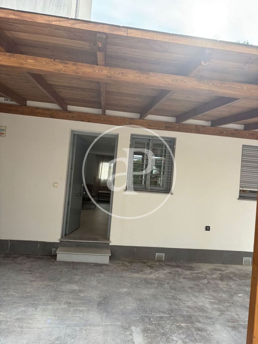 2 soveværelse Villa til leje i Torrent med swimmingpool - € 1.400 (Ref: 9396090)