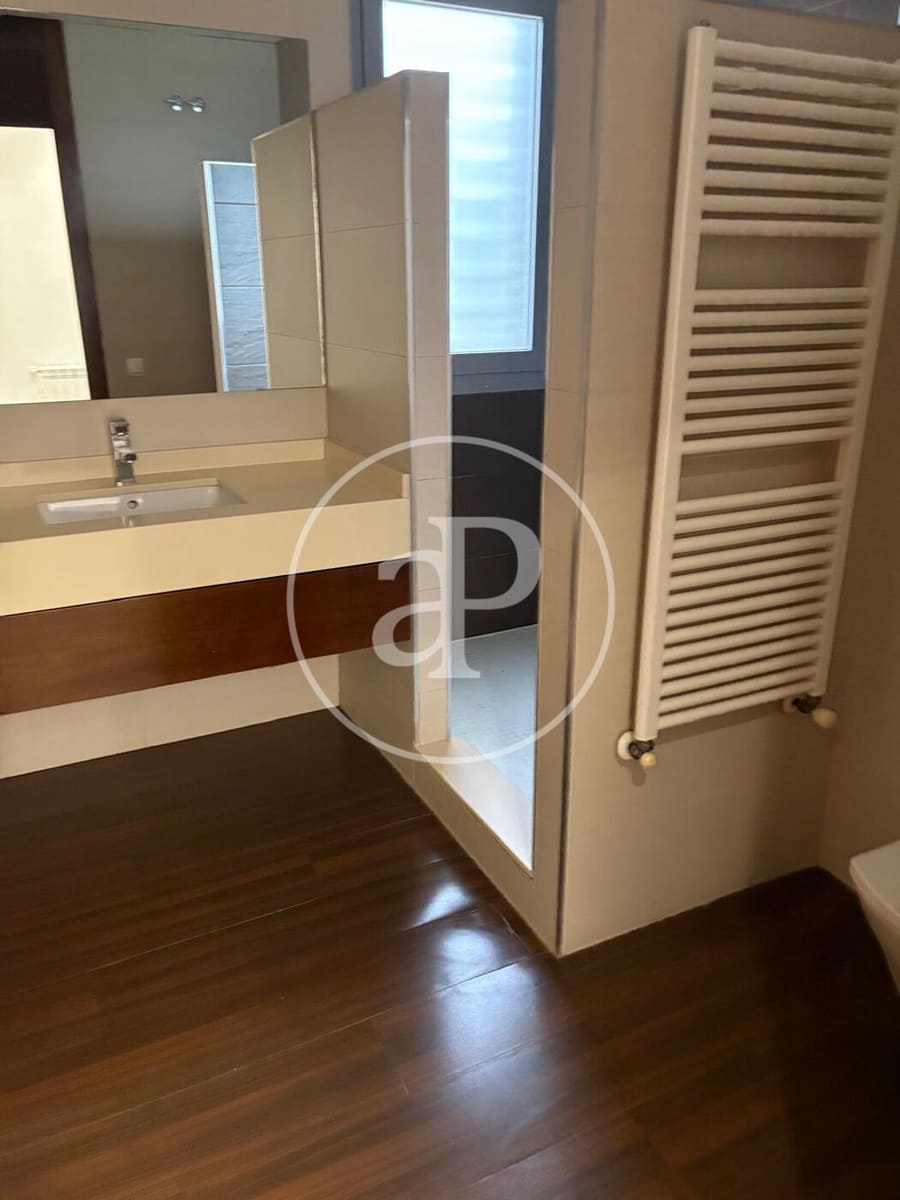 3 camera da letto Villa da affittare in Torrent con piscina - 3.000 € (Rif: 9396092)