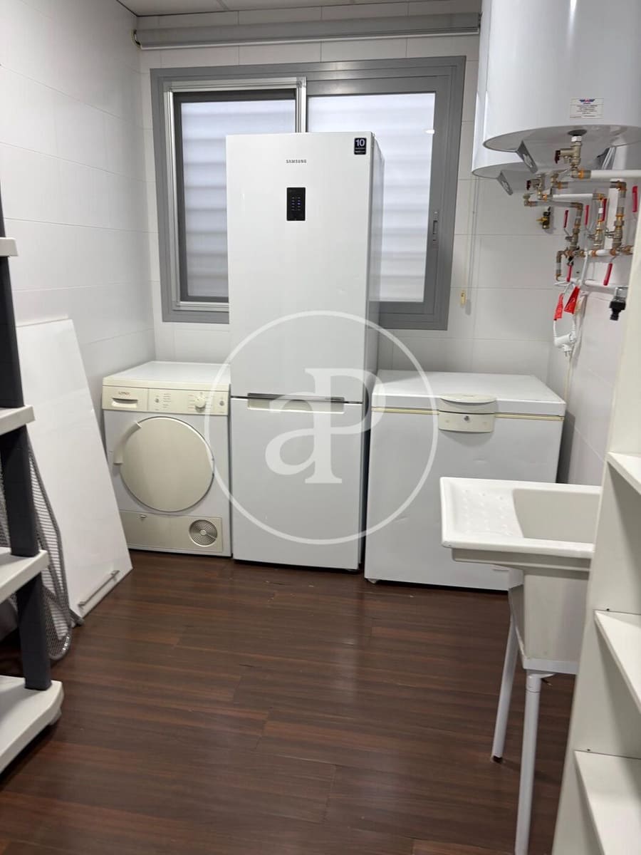 3 camera da letto Villa da affittare in Torrent con piscina - 3.000 € (Rif: 9396092)