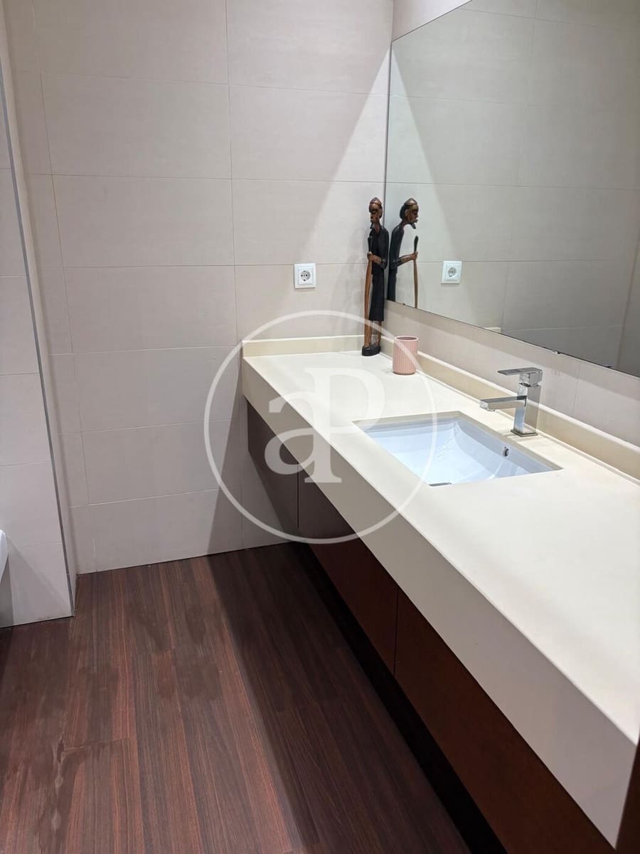 3 camera da letto Villa da affittare in Torrent con piscina - 3.000 € (Rif: 9396092)